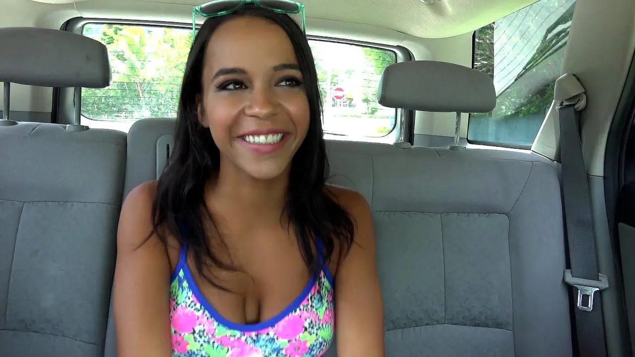 Latina Streaks in Construction Site