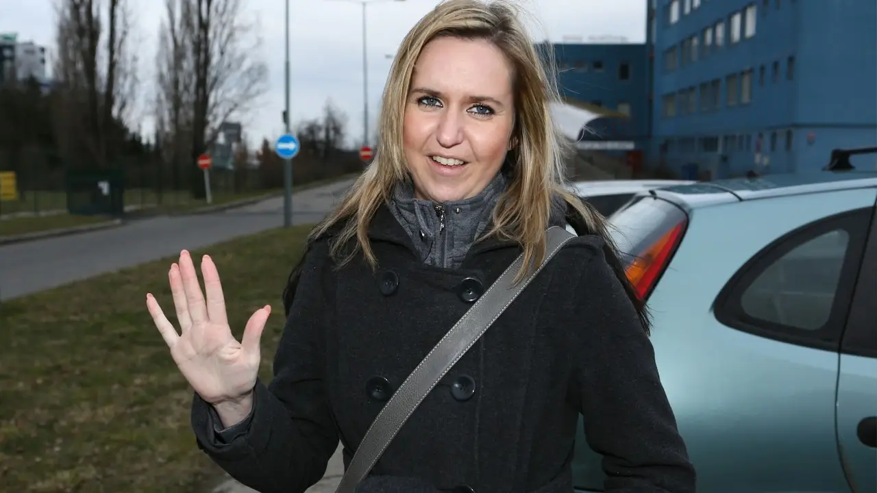 Blonde Sucks and Fucks in Car