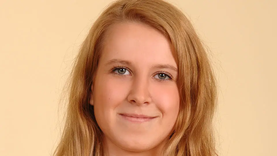 Lovely Newcomer Gets Naked For You