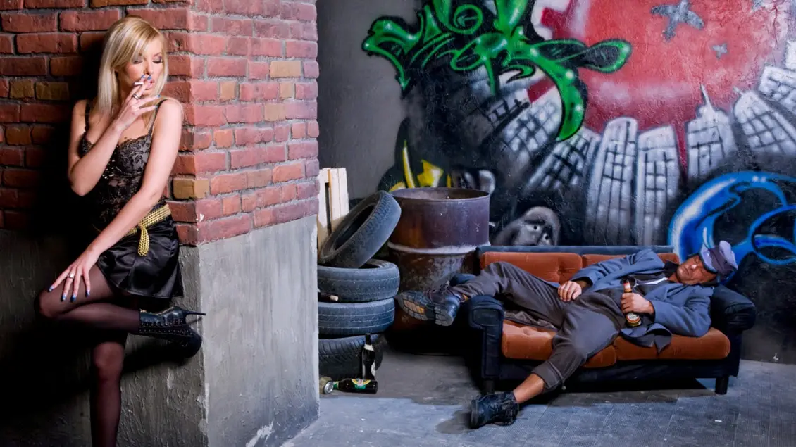 Donna Bell Bends over for an Ass Pounding and a Creampie Cumshot