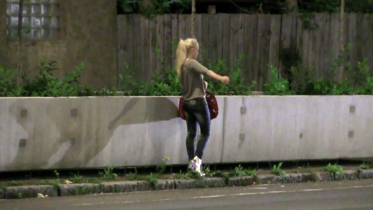 Lola's Boyfriend Troubles