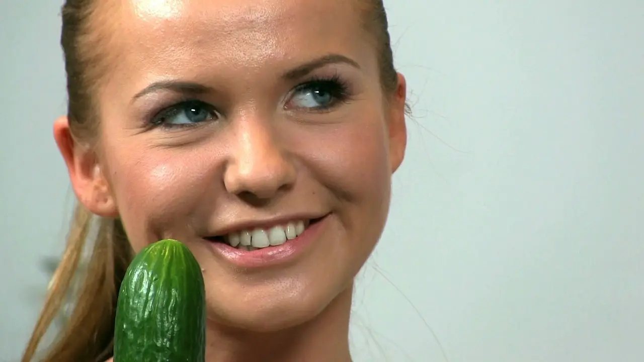 Agent Fucks Cute Ponytail Babe With A Thick Strap-on (FakeHub 2013)