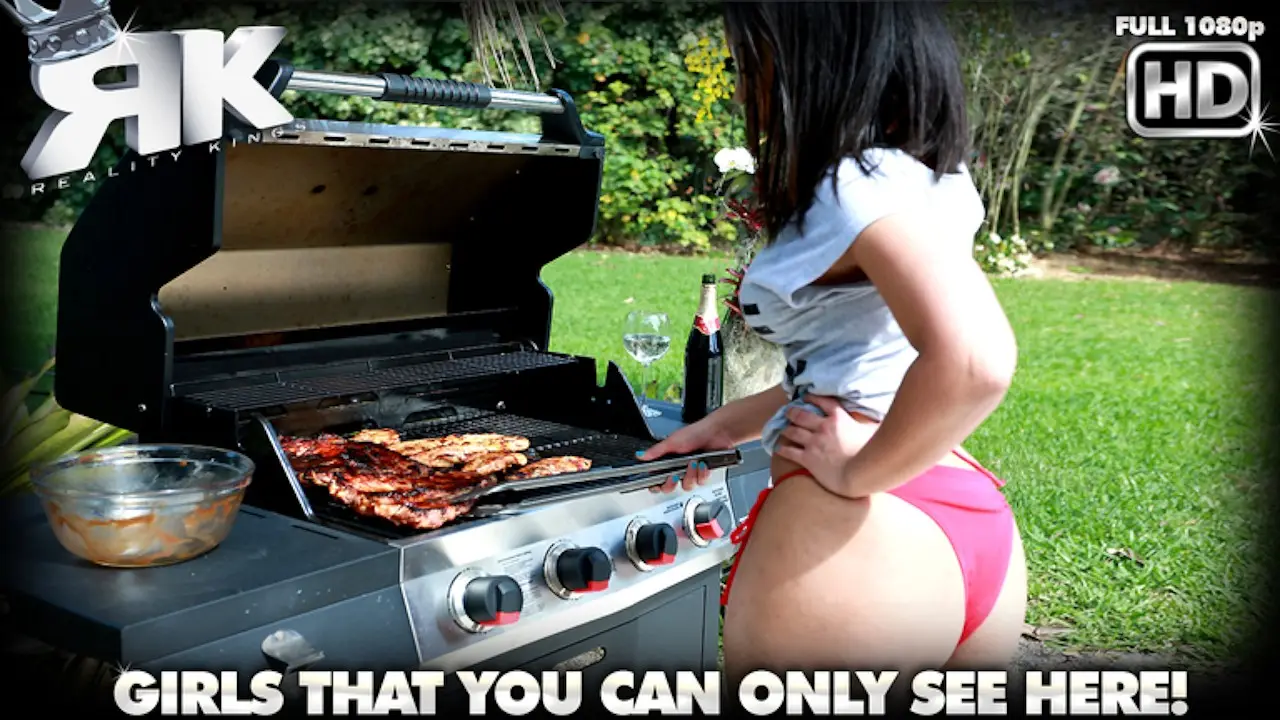 Sizzling Buns (RealityKings 2015)