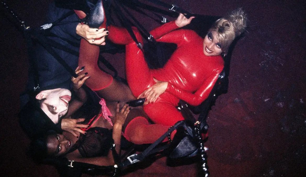 Bisexual Lovers Bettina and Monique Covet Have Interracial Anal Sex (Private 2011)