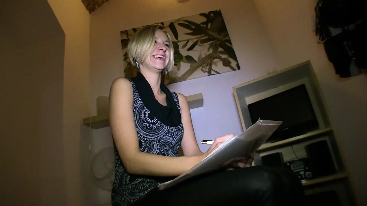 A Fake Modelling Gig Turns Into A Cum Facial (FakeHub 2012)