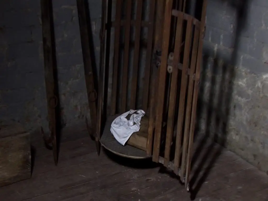 Bianka - Smacking Her Ass Up! [Part 1] (PornWorld 2010)