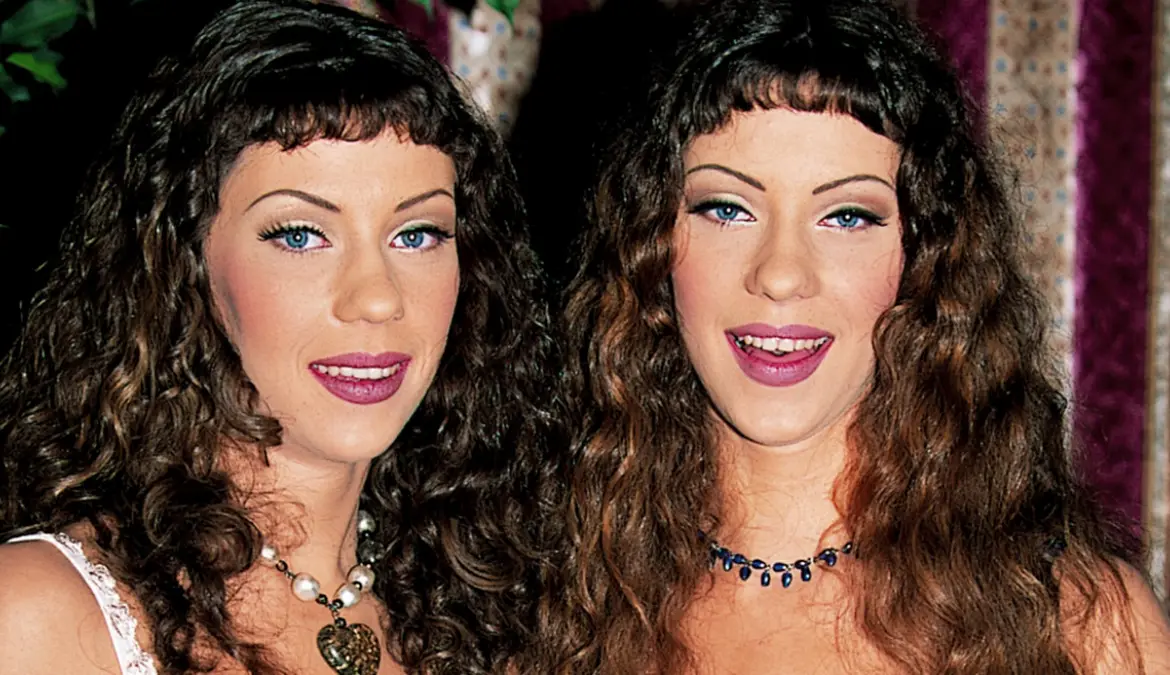 Twins Have a Hardcore Orgy and Share Cock (Private 2015)