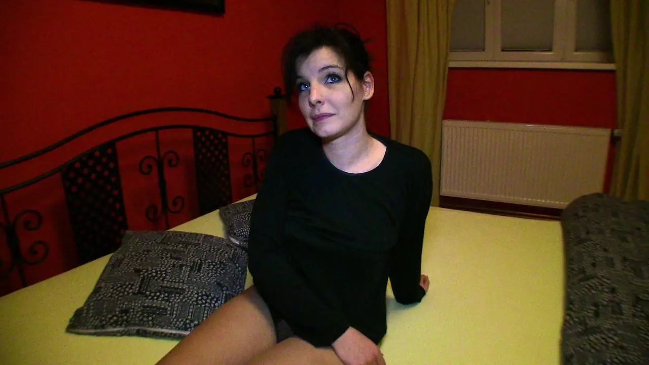 Stranger's Cum Splooshed In Brunette's Mouth Makes Her Happy