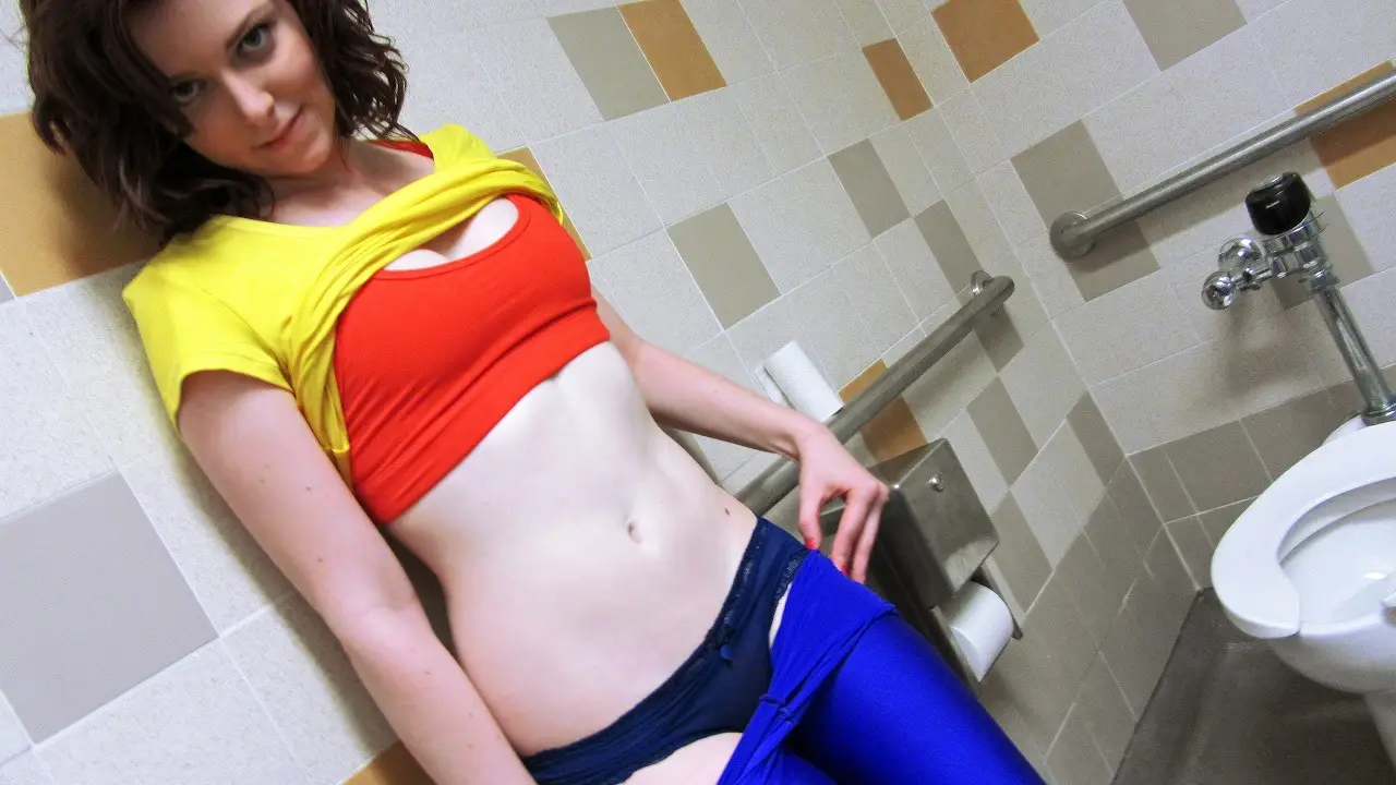 Hot and Sweaty With a Nasty Teen (Mofos 2014)