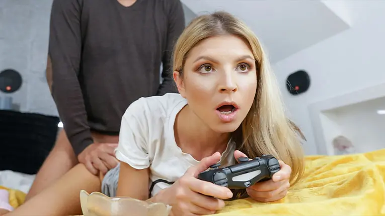 Gamer Girl Focus (TeamSkeet 2021)