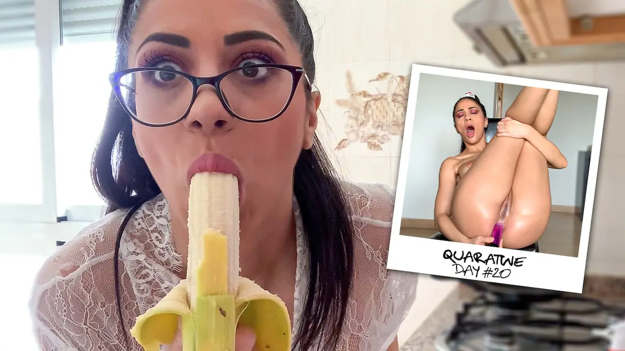 Gorgeous brunette enjoys her favorite sex toy (LetsDoeIt 2020)