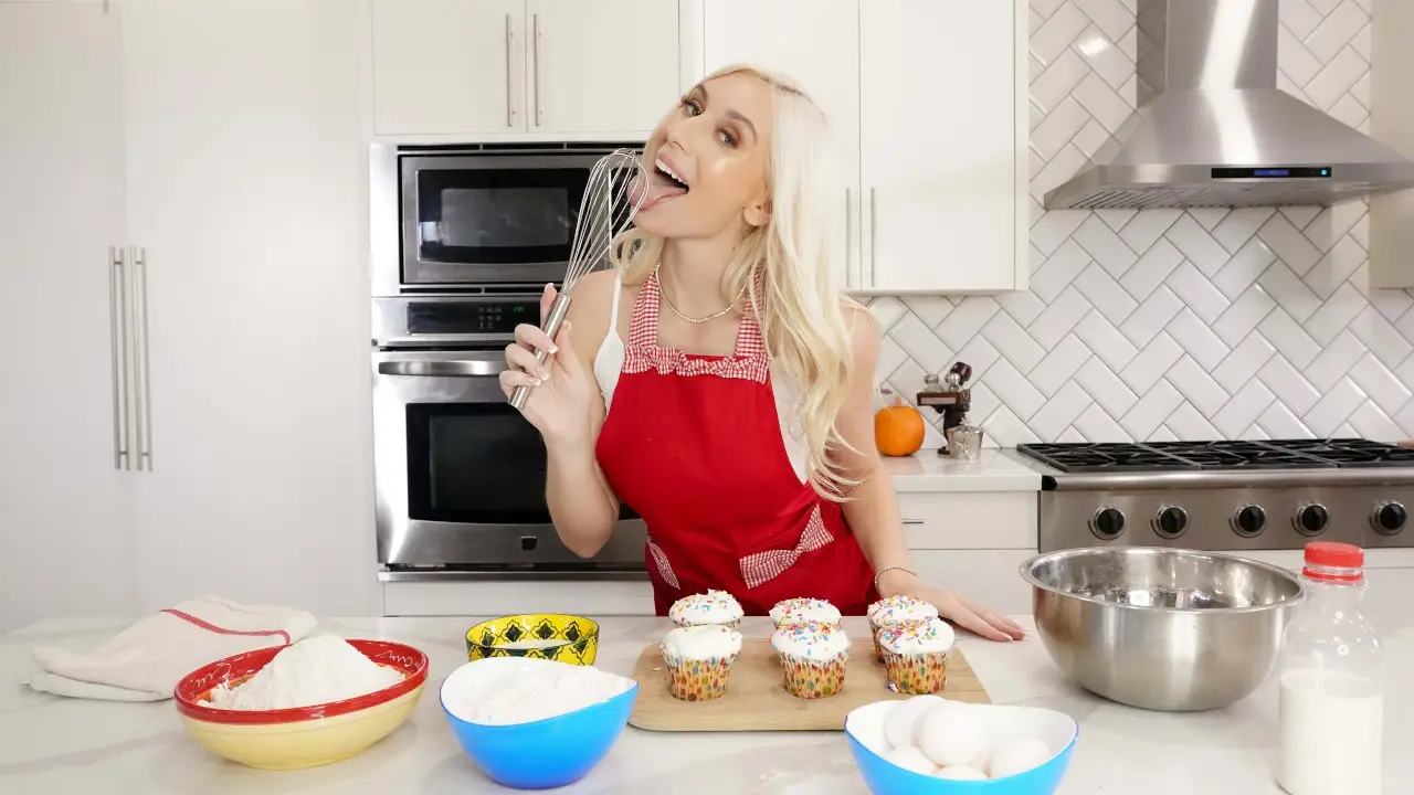 Vlogging for Vagina (RealityKings 2022)