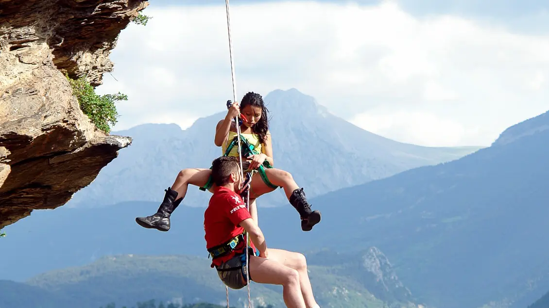 Asian Sweetie Lady Mai Gives Blowjob While Riding an off Road Vehicle (Private 2011)