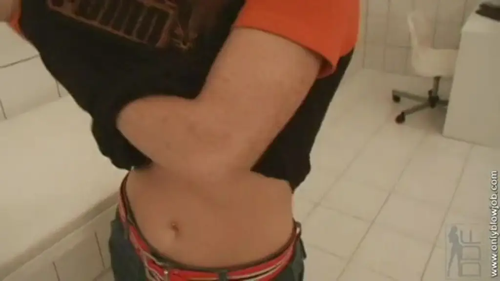 Horny Girl Gifts A Blowjob! (PornWorld 2007)