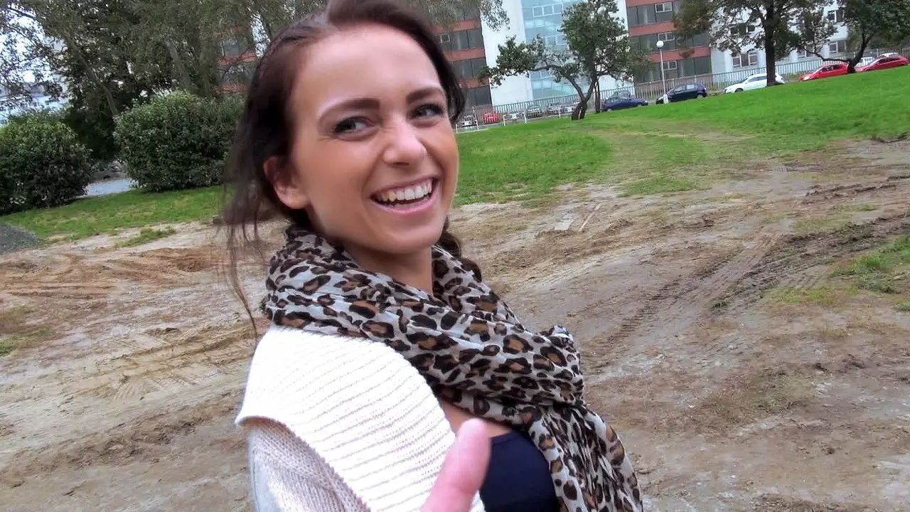 Juicy Butt GF Tries Anal (Mofos 2014)