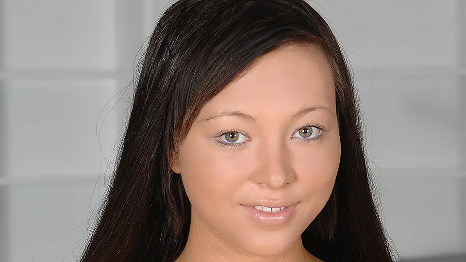 Natalia Forrest - Stunning Young Newcomer Pussy! (PornWorld 2009)