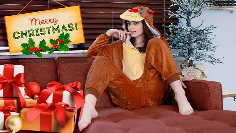 The Tiniest Reindeer (TeamSkeet 2021)