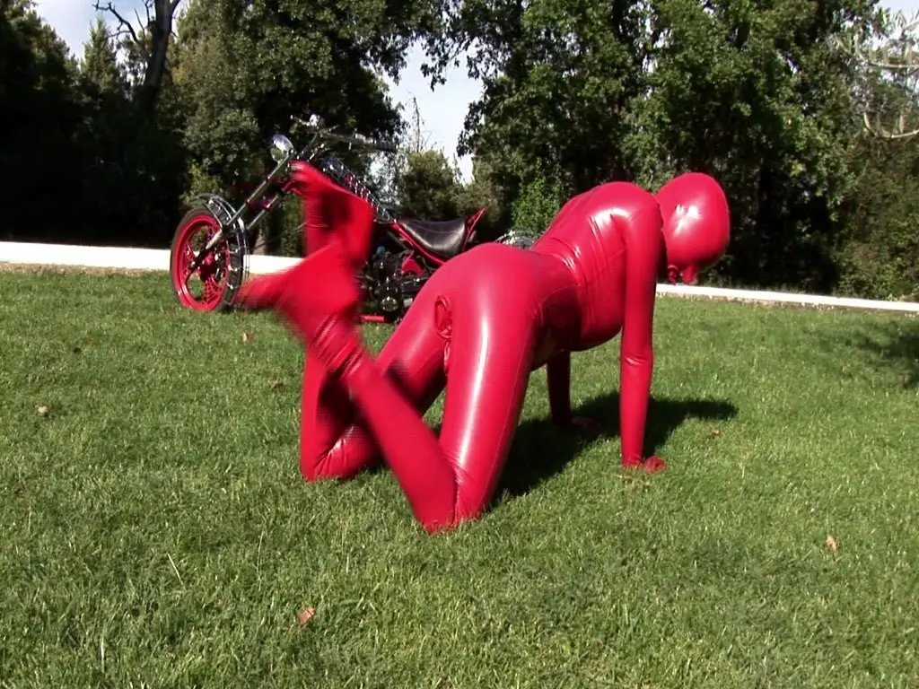 Busty Babe Toying In Full Latexwear (PornWorld 2010)