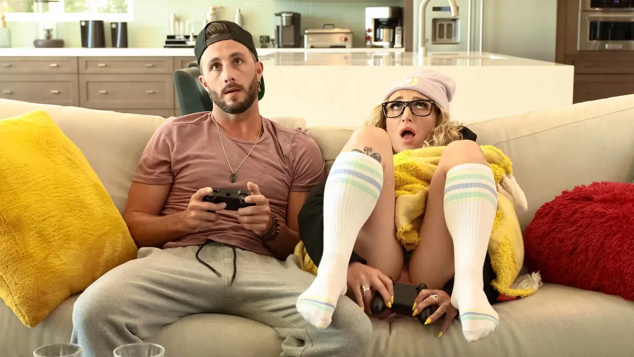 Gamer Girl Suprise (RealityKings 2023)