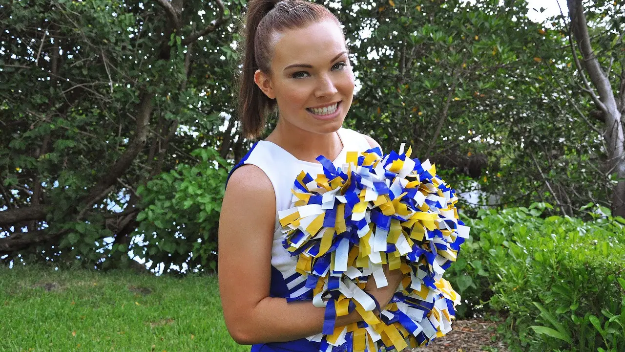 Cheerleader Teen Home Video (Mofos 2014)