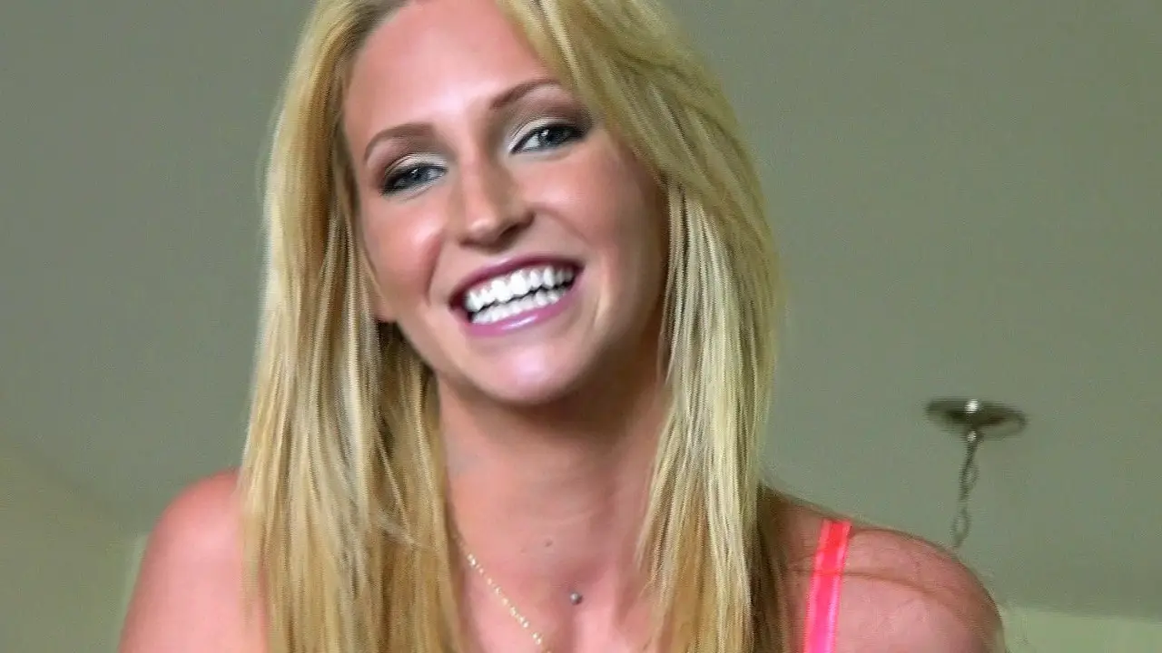 Blondes Do It Better ! (Mofos 2012)