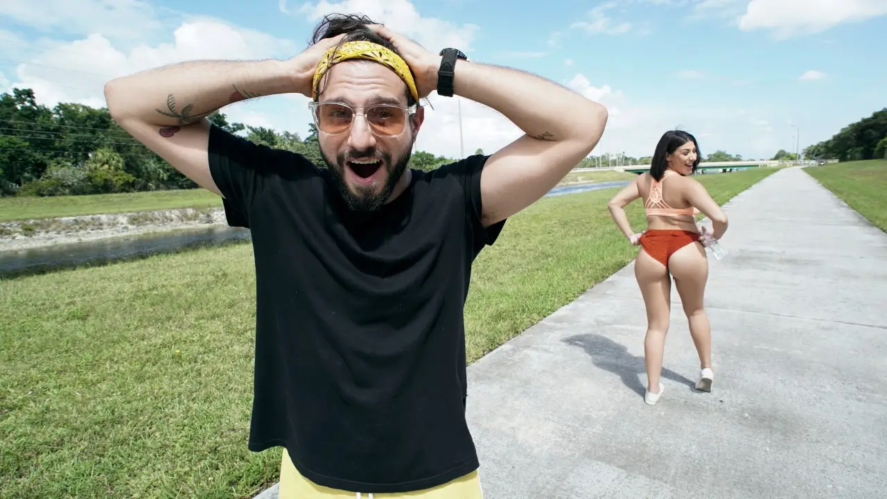 Valentina Jewels - Hit It And Run (Mofos 2018)